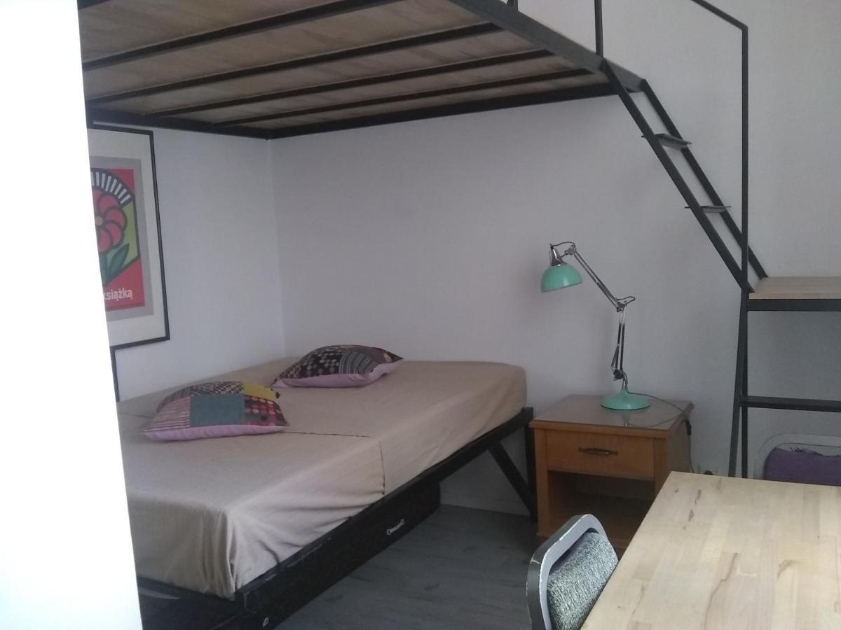 Rodzinna Przestrzen Dla 8 Osob 2 Pokoje Z Lazienka I Mini Aneksem Varšava Exteriér fotografie