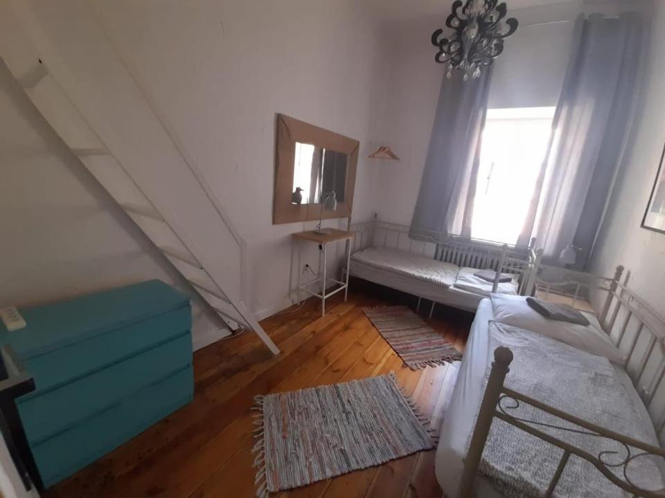 Rodzinna Przestrzen Dla 8 Osob 2 Pokoje Z Lazienka I Mini Aneksem Varšava Exteriér fotografie