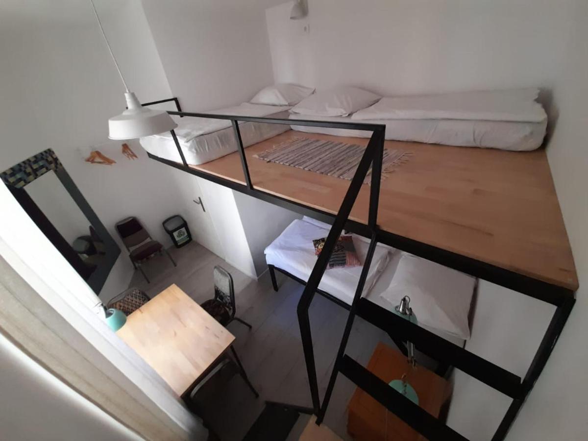 Rodzinna Przestrzen Dla 8 Osob 2 Pokoje Z Lazienka I Mini Aneksem Varšava Exteriér fotografie